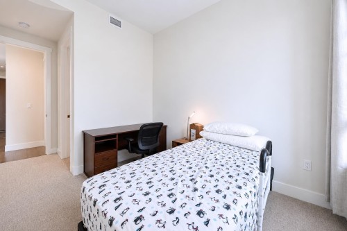 113-5535 Admiral Way, Delta, BC - Indoor Photo Showing Bedroom