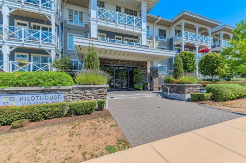 113-5535 Admiral Way, Delta, BC - Outdoor