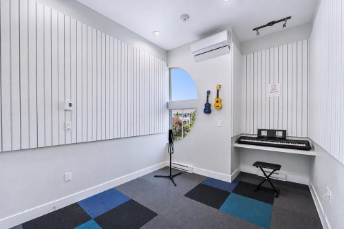 113-5535 Admiral Way, Delta, BC - Indoor