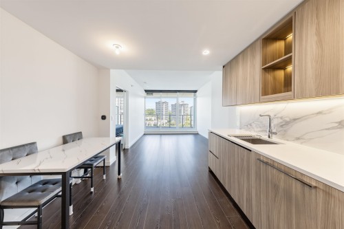 1205-4880 Lougheed Highway, Burnaby, BC - Indoor Photo Showing Kitchen