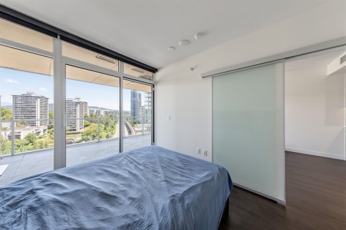 1205-4880 Lougheed Highway, Burnaby, BC - Indoor Photo Showing Bedroom