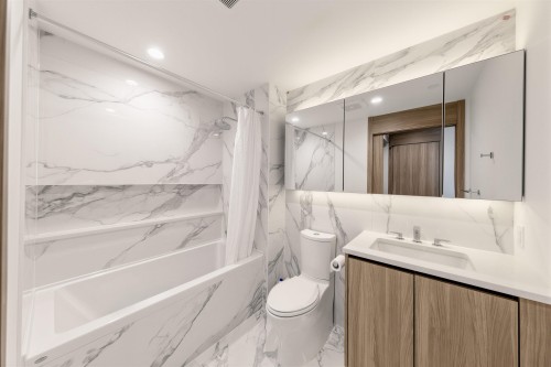 1205-4880 Lougheed Highway, Burnaby, BC - Indoor Photo Showing Bathroom