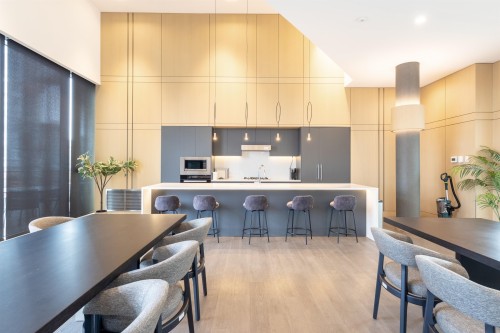 1205-4880 Lougheed Highway, Burnaby, BC - Indoor