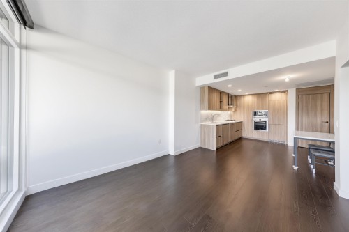 1205-4880 Lougheed Highway, Burnaby, BC - Indoor