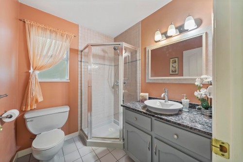 2445 Mowat Place, North Vancouver, BC - Indoor Photo Showing Bathroom