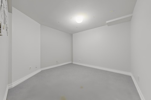 2445 Mowat Place, North Vancouver, BC - Indoor Photo Showing Other Room