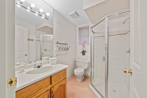 2445 Mowat Place, North Vancouver, BC - Indoor Photo Showing Bathroom