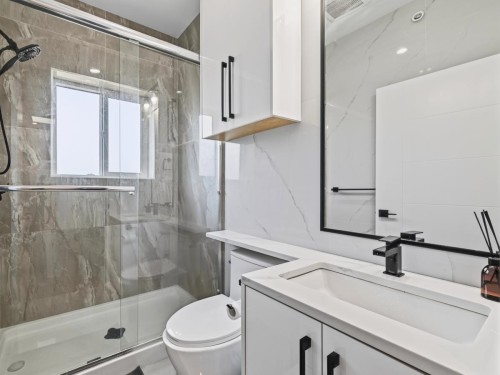 2977 42Nd Avenue E, Vancouver, BC - Indoor Photo Showing Bathroom