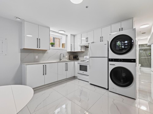 2977 42Nd Avenue E, Vancouver, BC - Indoor Photo Showing Laundry Room