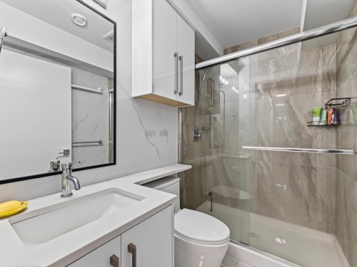 2977 42Nd Avenue E, Vancouver, BC - Indoor Photo Showing Bathroom