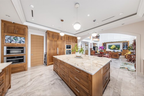 12320 No. 3 Road, Richmond, BC - Indoor Photo Showing Kitchen With Upgraded Kitchen