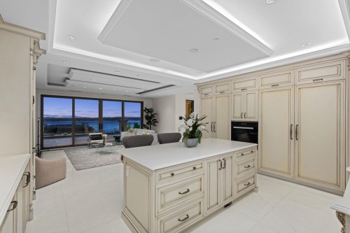 2185 Westhill Wynd, West Vancouver, BC - Indoor
