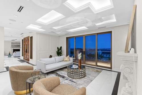 2185 Westhill Wynd, West Vancouver, BC - Indoor
