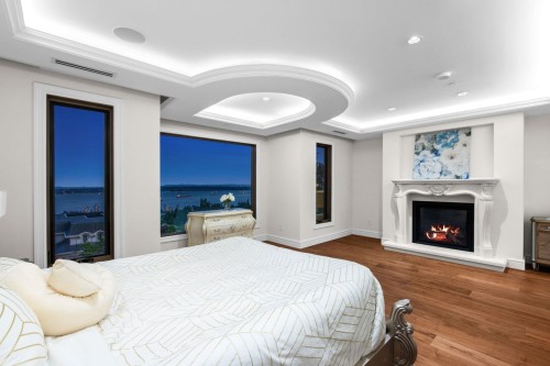 2185 Westhill Wynd, West Vancouver, BC - Indoor Photo Showing Bedroom With Fireplace