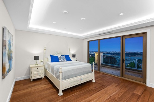 2185 Westhill Wynd, West Vancouver, BC - Indoor Photo Showing Bedroom