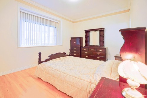 6915 Dumfries Street, Vancouver, BC - Indoor Photo Showing Bedroom