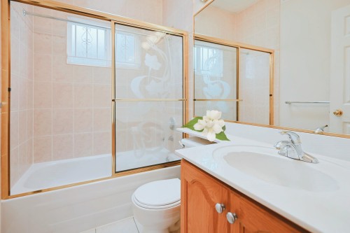 6915 Dumfries Street, Vancouver, BC - Indoor Photo Showing Bathroom