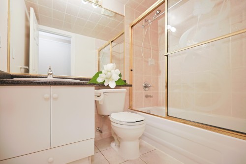 6915 Dumfries Street, Vancouver, BC - Indoor Photo Showing Bathroom