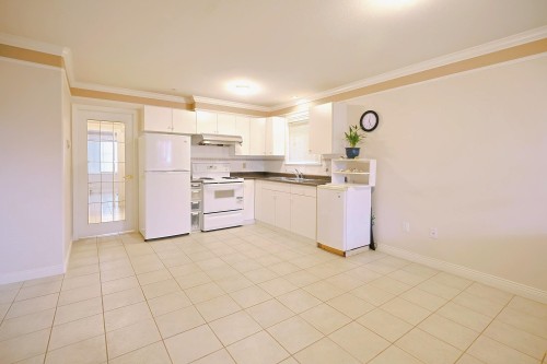 6915 Dumfries Street, Vancouver, BC - Indoor Photo Showing Kitchen