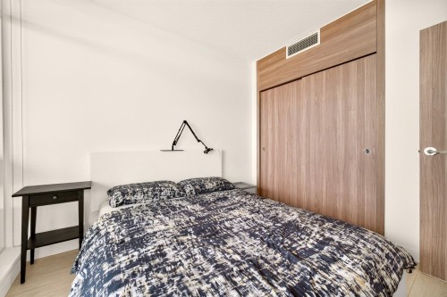 4108-4880 Lougheed Highway, Burnaby, BC - Indoor Photo Showing Bedroom