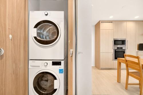 4108-4880 Lougheed Highway, Burnaby, BC - Indoor Photo Showing Laundry Room