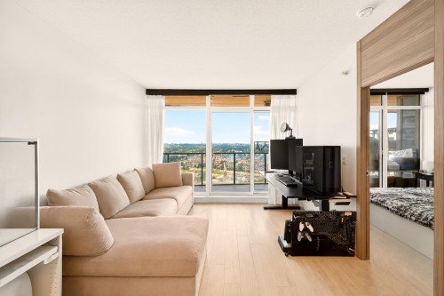 4108-4880 Lougheed Highway, Burnaby, BC - Indoor Photo Showing Living Room