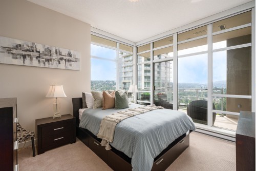 3401-2968 Glen Drive, Coquitlam, BC - Indoor Photo Showing Bedroom