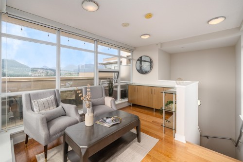 3401-2968 Glen Drive, Coquitlam, BC - Indoor