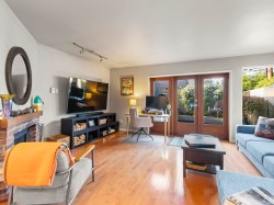 102-2535 York Avenue  Vancouver, BC V6K 1E4