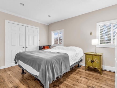 227 5Th Street W, North Vancouver, BC - Indoor Photo Showing Bedroom