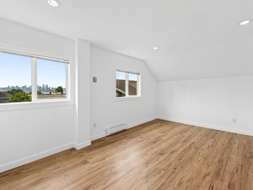 227 5Th Street W, North Vancouver, BC - Indoor Photo Showing Other Room