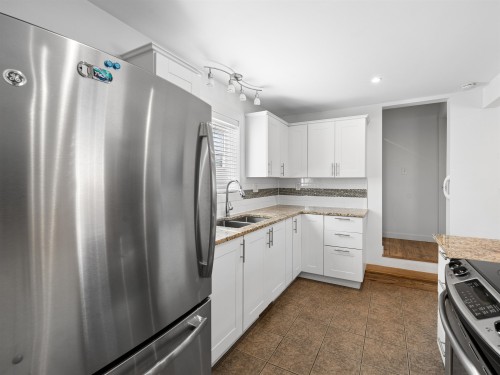227 5Th Street W, North Vancouver, BC - Indoor Photo Showing Kitchen With Double Sink
