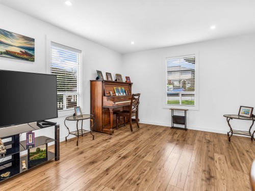 227 5Th Street W, North Vancouver, BC - Indoor