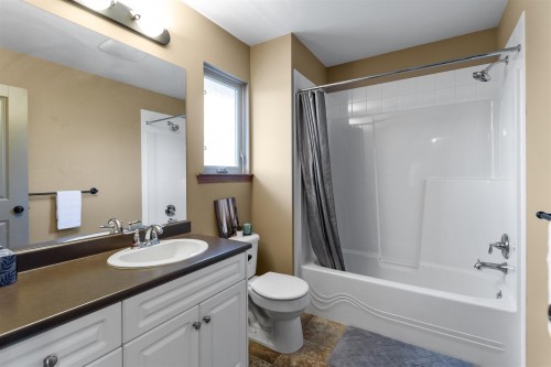 90-24185 106B Avenue, Maple Ridge, BC - Indoor Photo Showing Bathroom