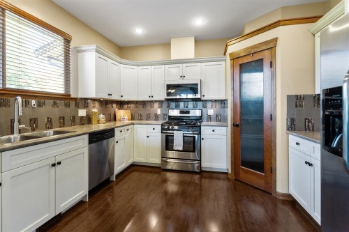 90-24185 106B Avenue, Maple Ridge, BC - Indoor Photo Showing Kitchen With Double Sink