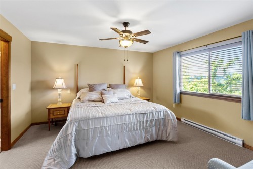 90-24185 106B Avenue, Maple Ridge, BC - Indoor Photo Showing Bedroom