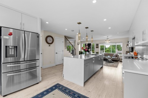 738 Sylvan Avenue, North Vancouver, BC - Indoor Photo Showing Kitchen With Upgraded Kitchen