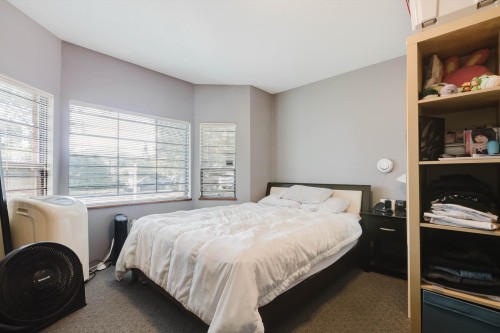 3230 Garden Drive, Vancouver, BC - Indoor Photo Showing Bedroom