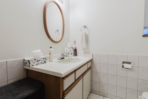 3230 Garden Drive, Vancouver, BC - Indoor Photo Showing Bathroom