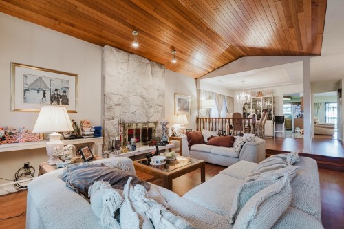 3230 Garden Drive, Vancouver, BC - Indoor Photo Showing Living Room With Fireplace