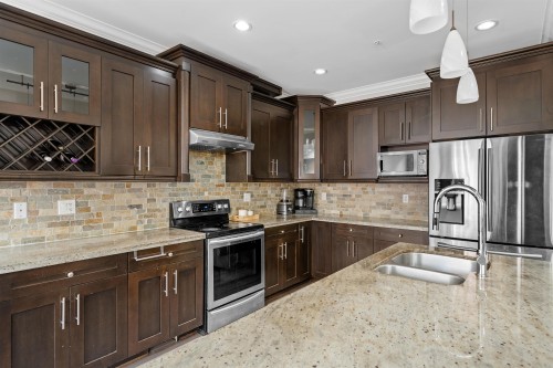 24225 103A Avenue, Maple Ridge, BC - Indoor Photo Showing Kitchen With Double Sink With Upgraded Kitchen