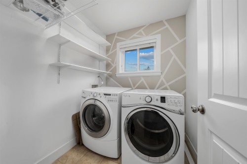 24225 103A Avenue, Maple Ridge, BC - Indoor Photo Showing Laundry Room