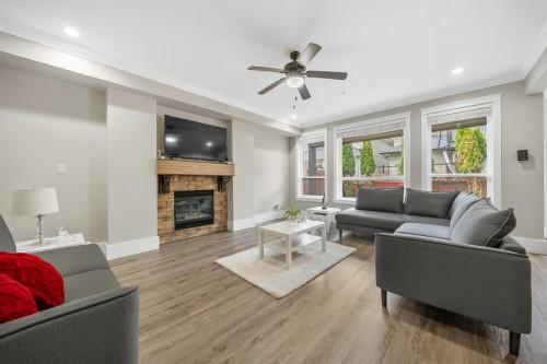 24225 103A Avenue, Maple Ridge, BC - Indoor Photo Showing Living Room With Fireplace