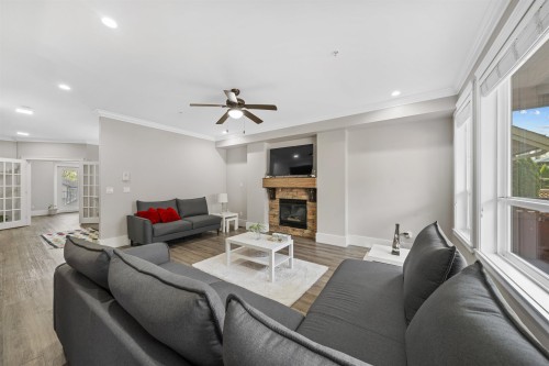 24225 103A Avenue, Maple Ridge, BC - Indoor Photo Showing Living Room With Fireplace