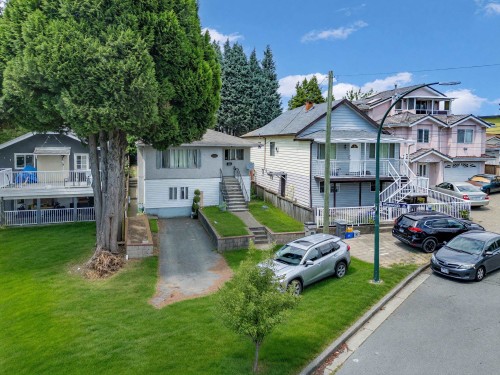 4987 Hoy Street, Vancouver, BC - Outdoor With Deck Patio Veranda With Facade