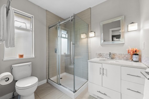 5379 Opal Place, Richmond, BC - Indoor Photo Showing Bathroom