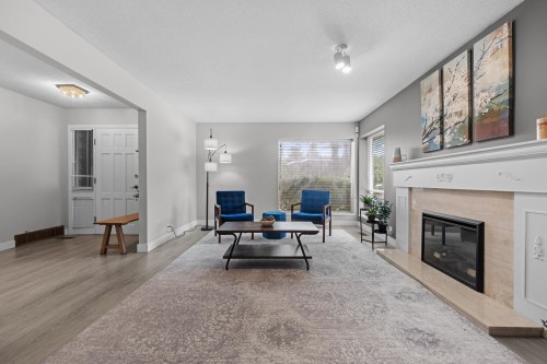 5379 Opal Place, Richmond, BC - Indoor Photo Showing Living Room With Fireplace