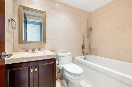 6678 Angus Drive, Vancouver, BC - Indoor Photo Showing Bathroom