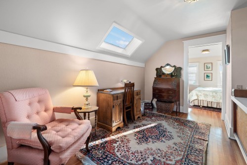 401 Somerset Street, North Vancouver, BC - Indoor