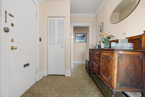 401 Somerset Street, North Vancouver, BC - Indoor Photo Showing Other Room